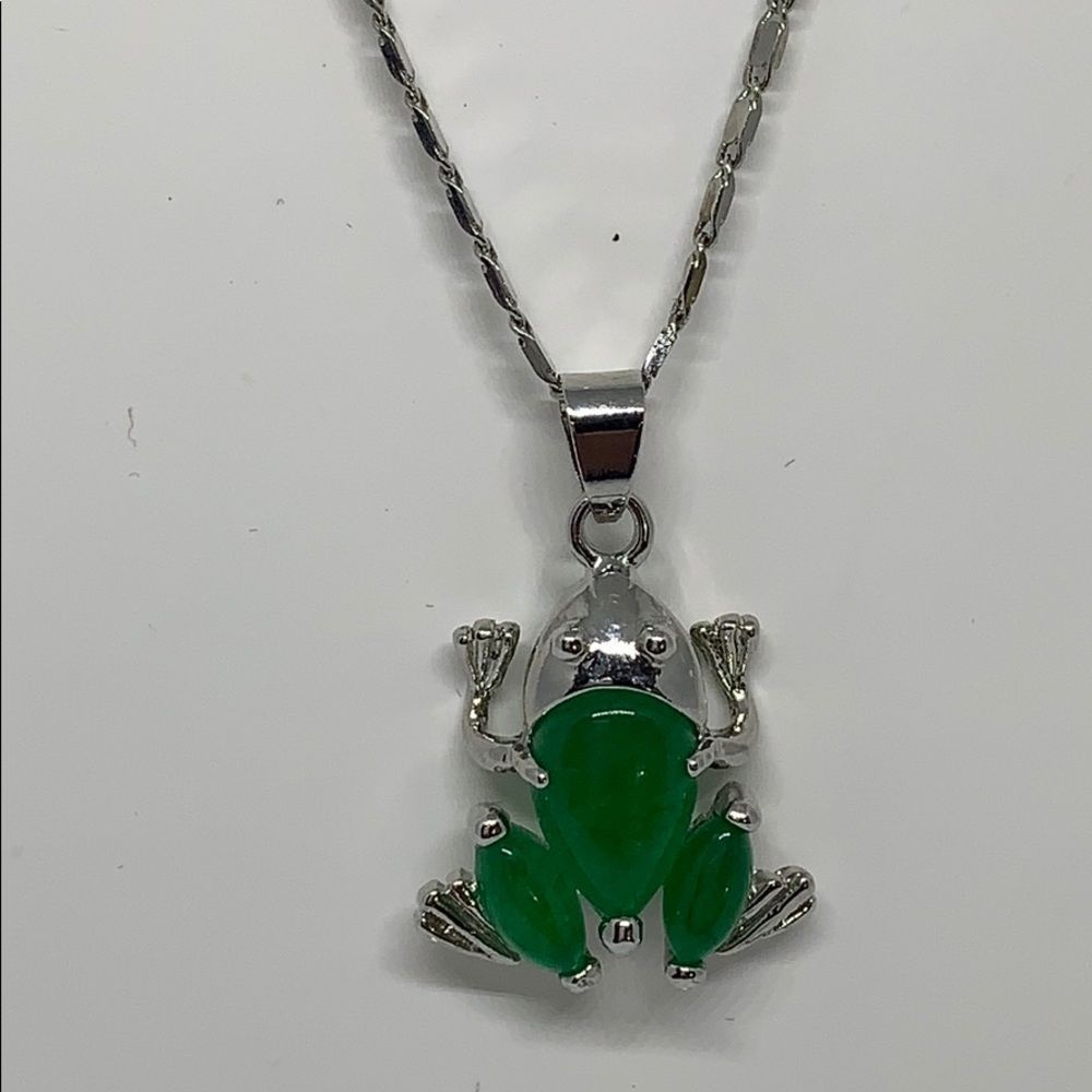 18k gold plated jade frog pendant with chain - Picture 8 of 8